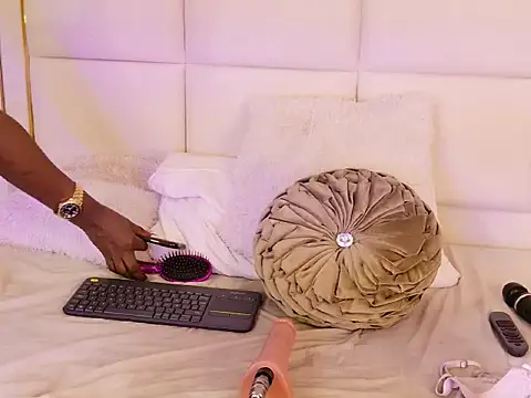 Reginadenver's cam snapshot