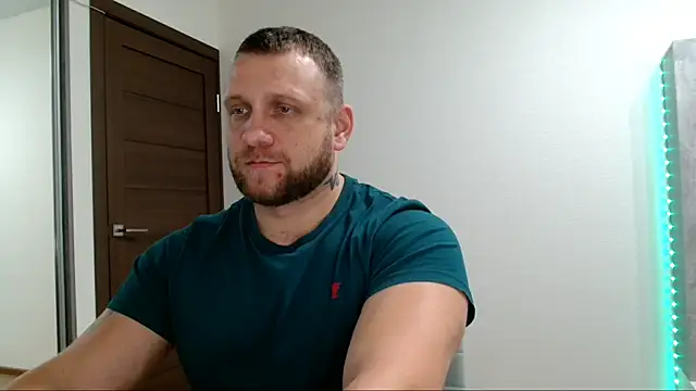 B-L-O-N-D's cam snapshot