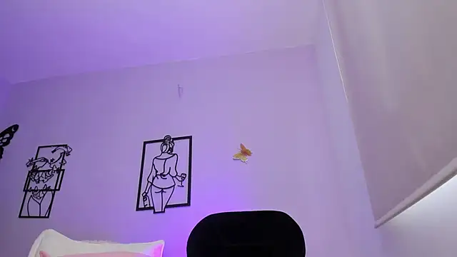 Allison-Bell1's Stripchat show and profile