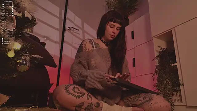 MichaellaMoon's cam snapshot