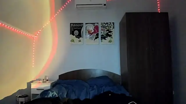 tinyglow's cam snapshot