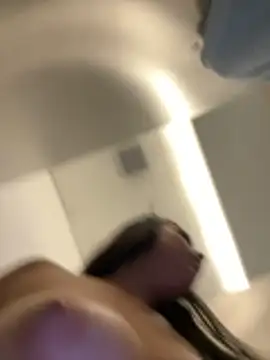 Alyshanon18's cam snapshot