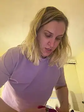 Bia_sexynovaes's cam snapshot