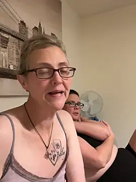 Curvy-Jinx's cam snapshot