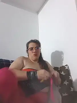 karlythoth@xh's cam snapshot