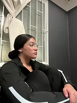 Alyha_Cortes's cam snapshot