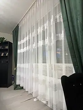 Emilia_Mausi's cam snapshot