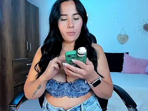 thaily_22's cam snapshot