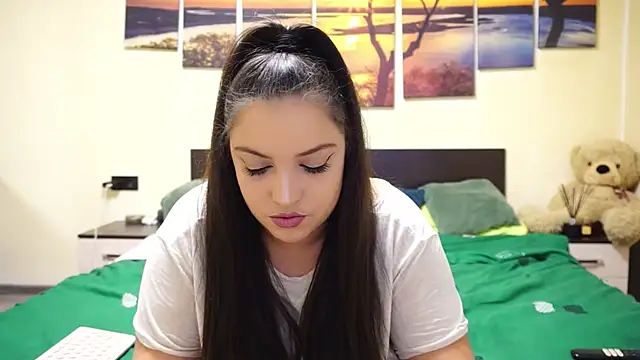 adelline's cam snapshot