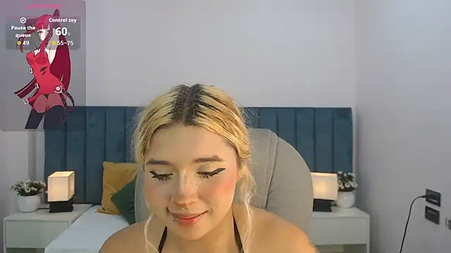 april_bunnyy's cam snapshot