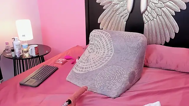 lupeebony's cam snapshot