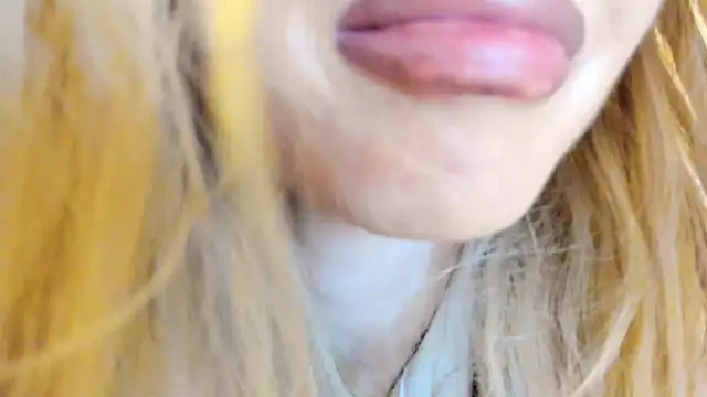 Politeeliza's cam snapshot