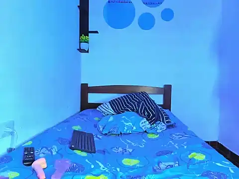 Babyhoney18's cam snapshot