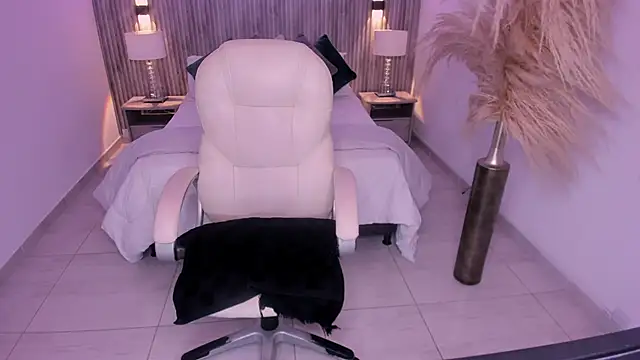 Allyson_brown_'s cam snapshot