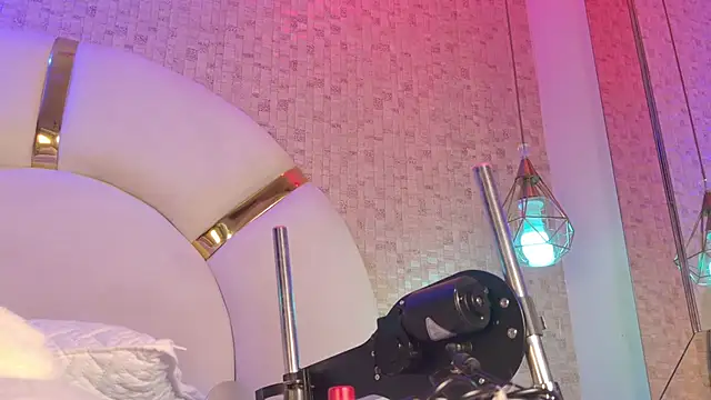 emily_dempsey's cam snapshot