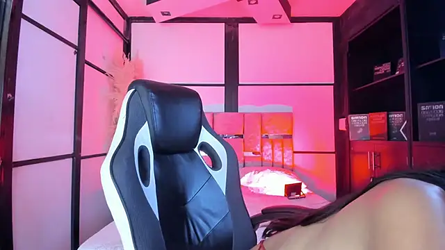 CatrinaVixxen's cam snapshot