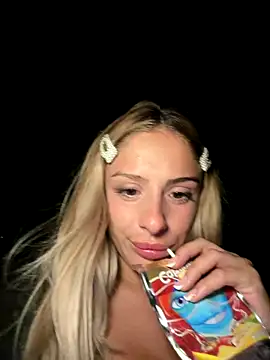 SophieVJ's cam snapshot