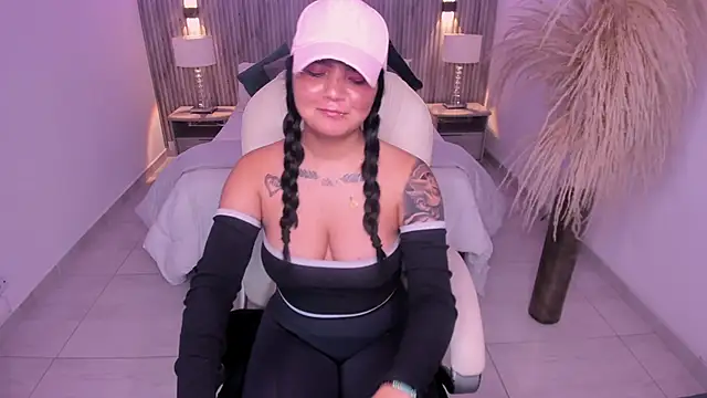 Allyson_brown_'s cam snapshot