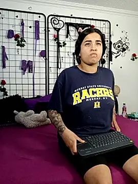 latinn_girls's cam snapshot