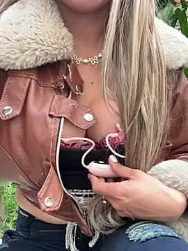 luciana_hunters's cam snapshot