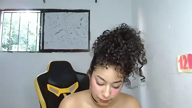 emily_stars1's cam snapshot