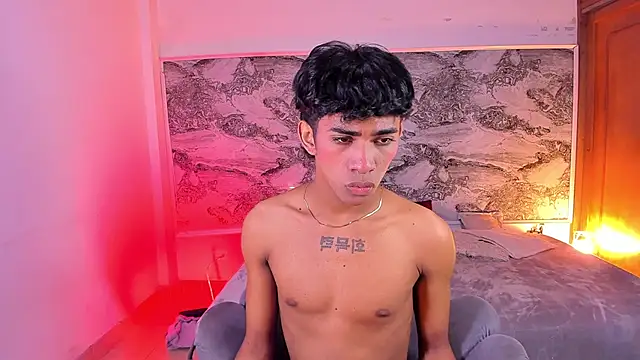 Ethan_thouse's cam snapshot