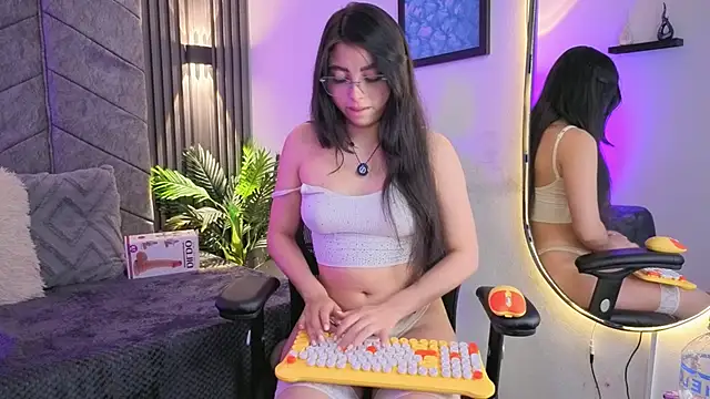 1Anya's cam snapshot