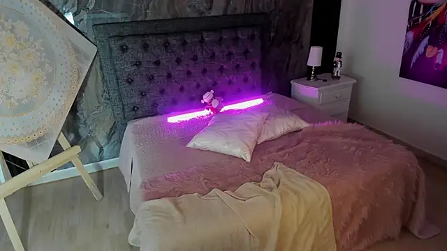 Alicee_Stonee_'s cam snapshot