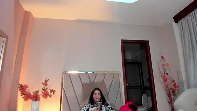 Nina_Cavaali's cam snapshot