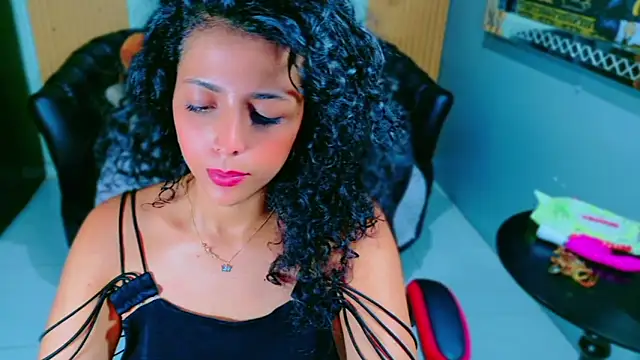 Nayla_Morel's cam snapshot