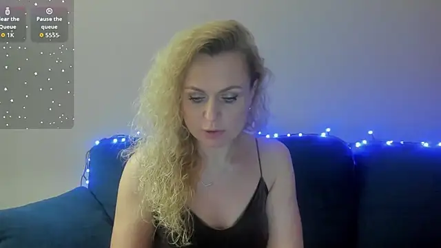 LanaLight_x's cam snapshot