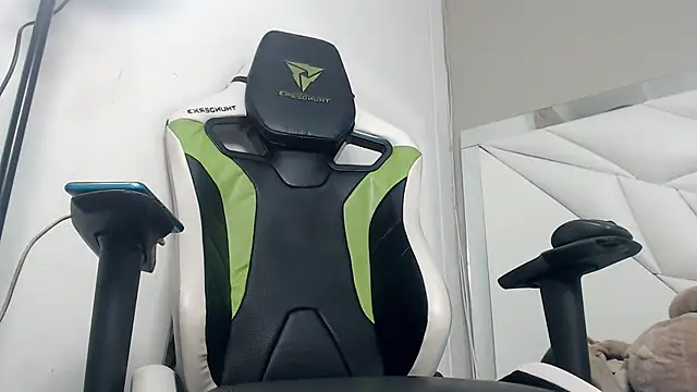 Cash_G_'s cam snapshot