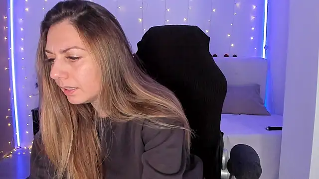 LindaWhite_'s cam snapshot