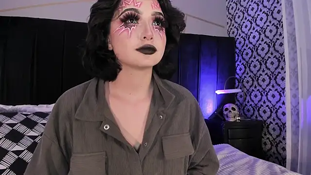 Adeelinee's cam snapshot