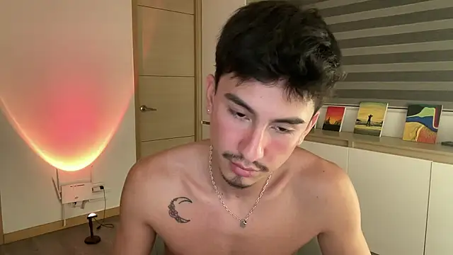 sweettaaron01 live sex cam