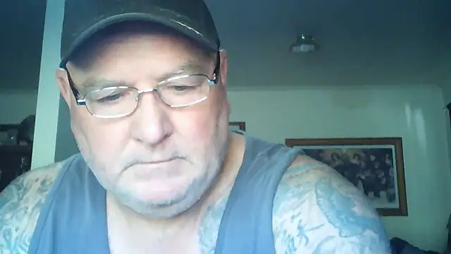 KINKYBLUEYES69 live sex cam