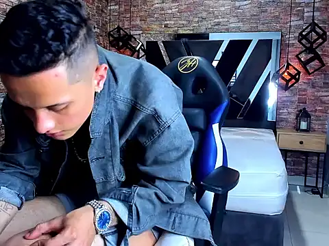 SkinnyZetth live sex cam