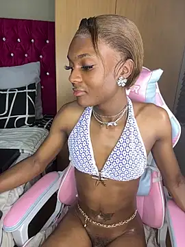 LatoyaPosh live sex cam