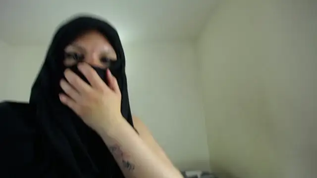 evelyn__salah's cam snapshot