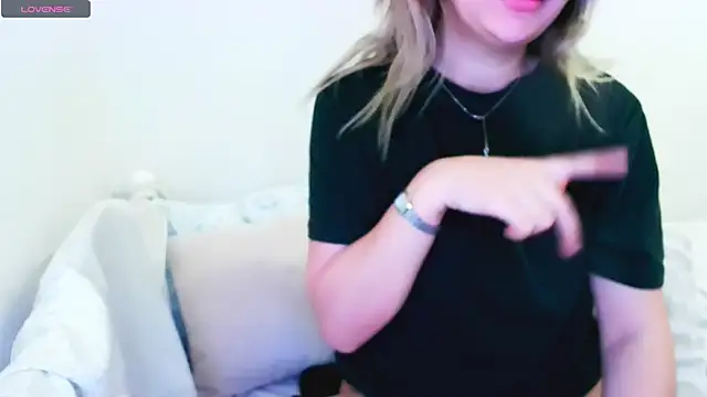 --Perlaa_'s cam snapshot