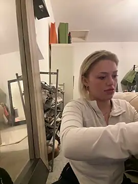 blissdimicco's cam snapshot