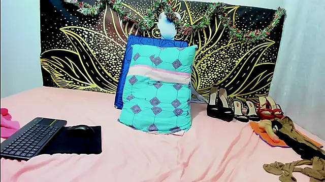 mrs_angelica's cam snapshot