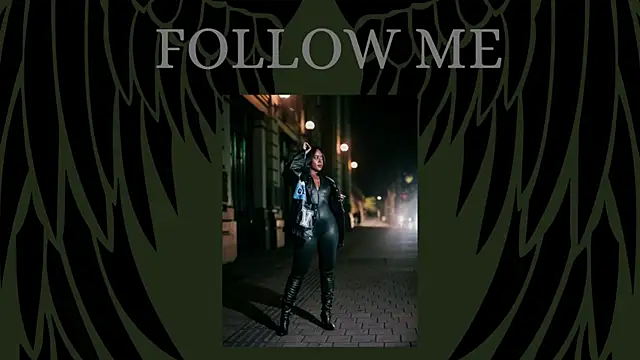 EmilyHaan live sex cam