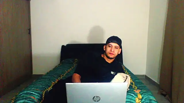 bladetrinityn's cam snapshot