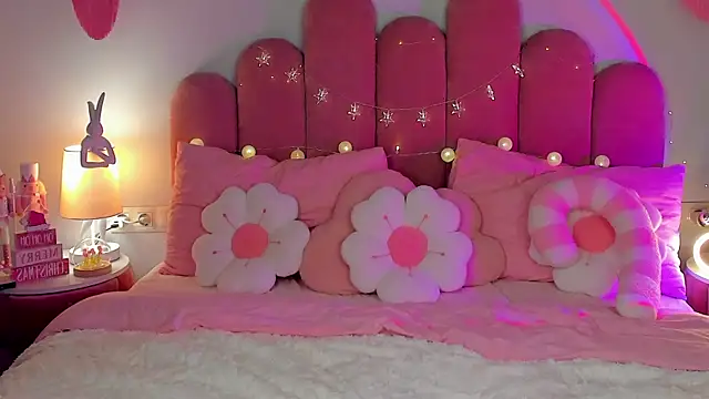 ElsaYoung's cam snapshot