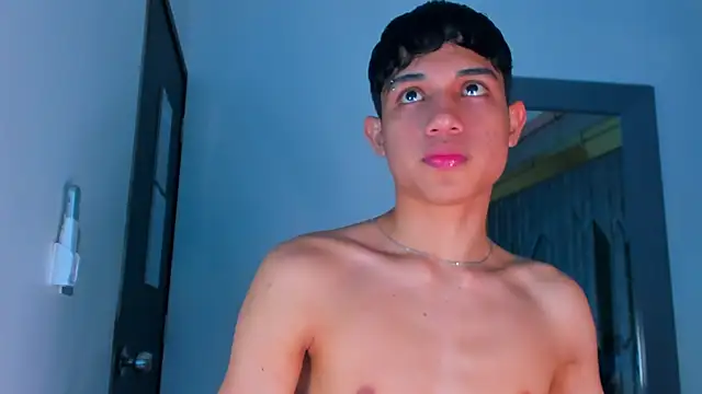 Sebax_Young live sex cam