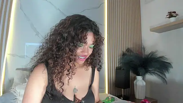 KellyAmbaris's cam snapshot