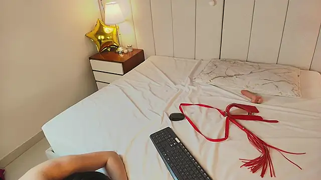 Alanawestt's cam snapshot