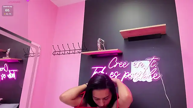 Nicole_Fire's cam snapshot