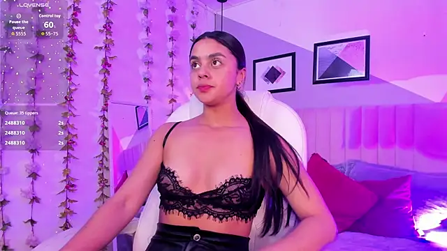 Bella_walker_'s cam snapshot